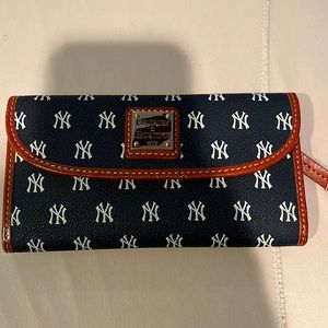 Yankees wallet